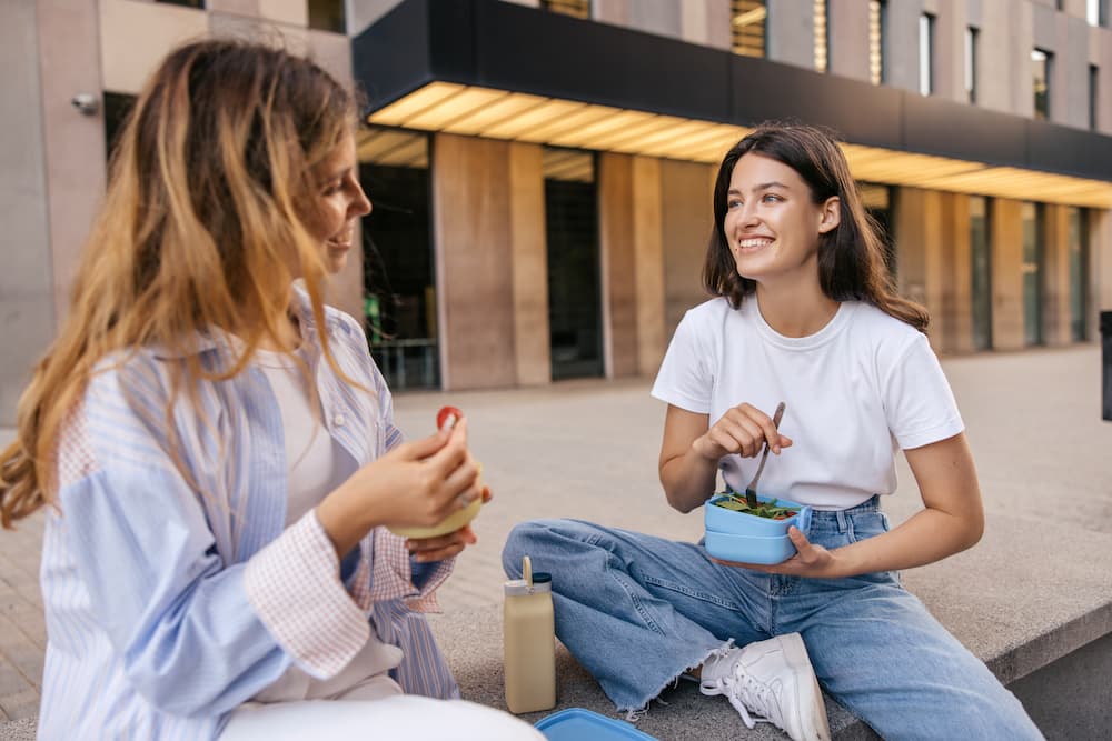 528969863_College Lunches